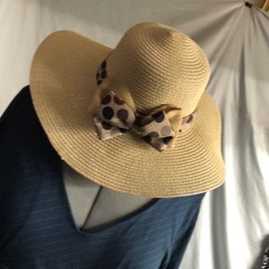 Big beautiful floppy sun hat with polka dot bow New without box, never worn